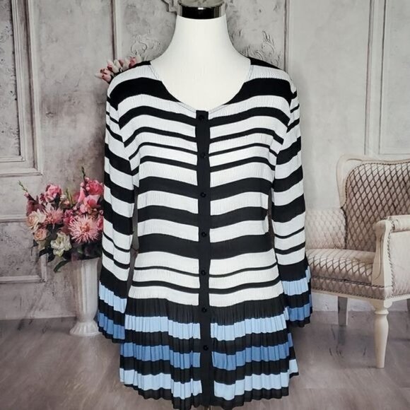 𝅺renuar Blue White Striped Pleated Round Neck Long Bell Sleeves Blouse Size M - Picture 3 of 10